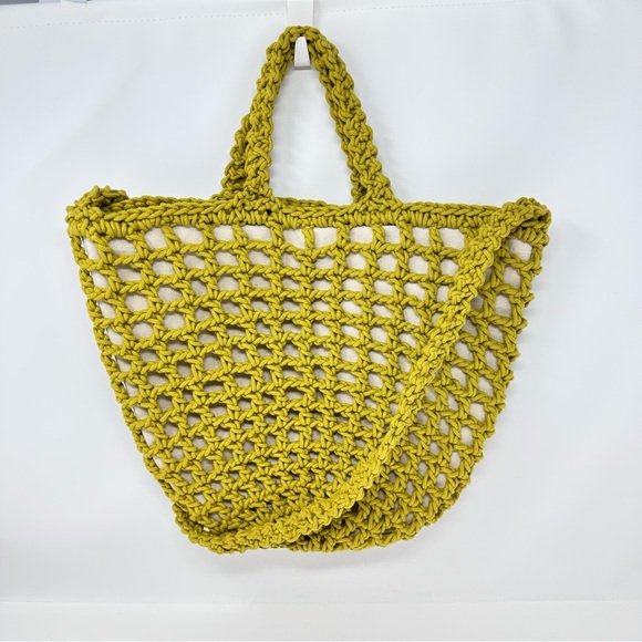 Madewell The Crocheted Shoulder Tote Crossbody Bag in Gilded Chartreuse - Picture 1 of 13